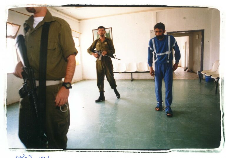 Palestinian detainee in an Israeli prison. Photo by Miki Kartzman, CC by SA 2.0