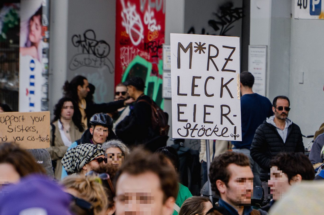 Women March Sign: Merz Leck Eier Stöcke